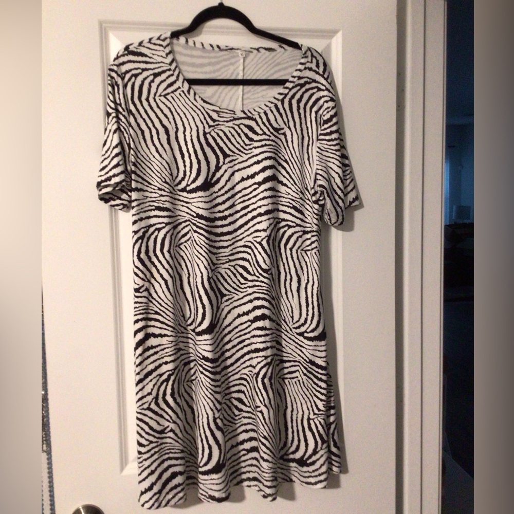 Zebra Dress XL in EUC w/ Pockets